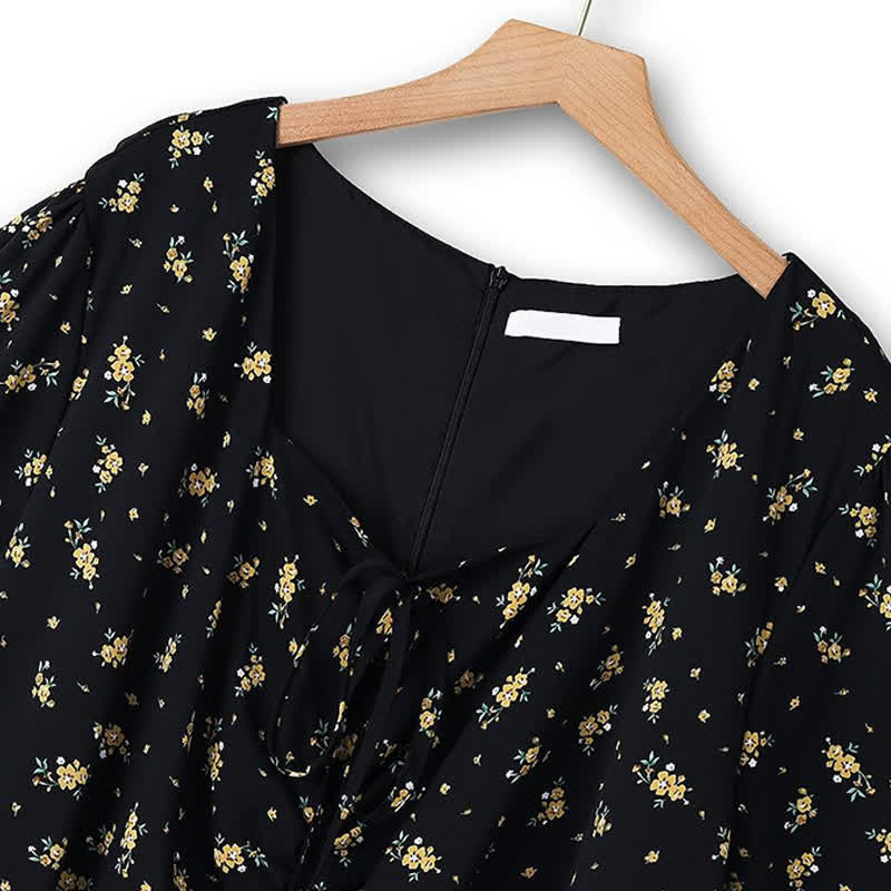 Plus Size Midikleid mit zartem Blumenmuster, Bindekragen und Rüschensaum - image 1