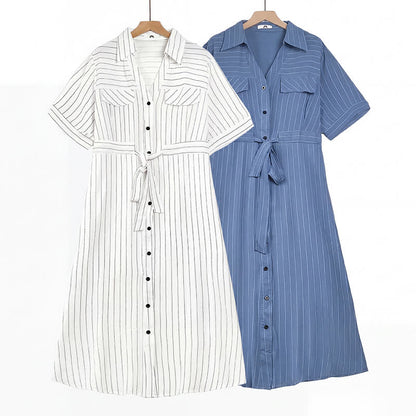 Gestreiftes Midikleid mit Gürtel in Übergröße - image 0