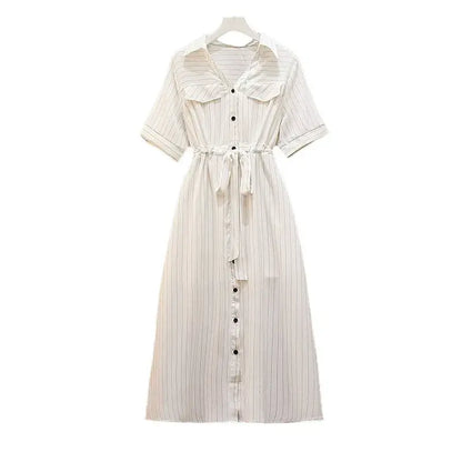 Gestreiftes Midikleid mit Gürtel in Übergröße - Weiß - 6XL - image 9