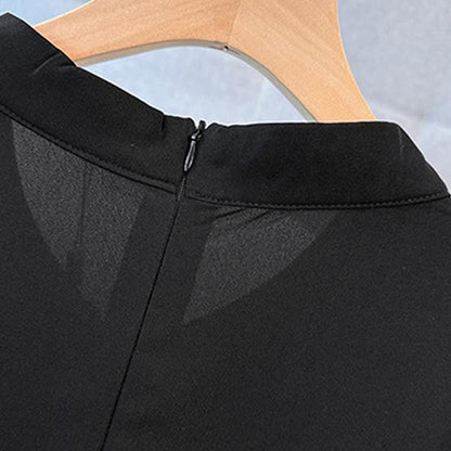 Elegantes Midikleid in Übergröße mit Schlüssellochausschnitt und Rüschensaum - image 3