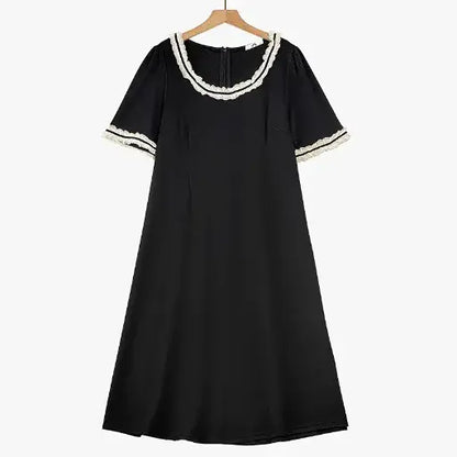 Midikleid aus kontrastierender Spitze in Übergröße - Schwarz - 6XL - image 0