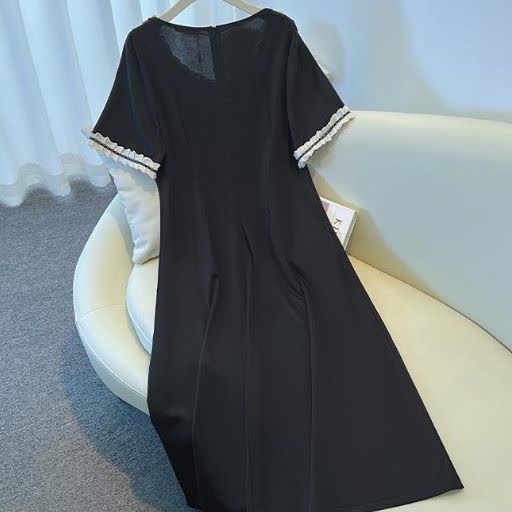 Midikleid aus kontrastierender Spitze in Übergröße - image 6