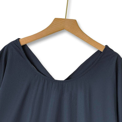 Plus Size marineblaues Midikleid mit Bindeband am Rücken und Rüschensaum - image 1