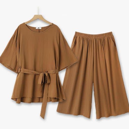 Set aus lässigem Oberteil mit Gürtel, weitem Bein und Taschen - 2-teiliges Set - 6XL - image 0