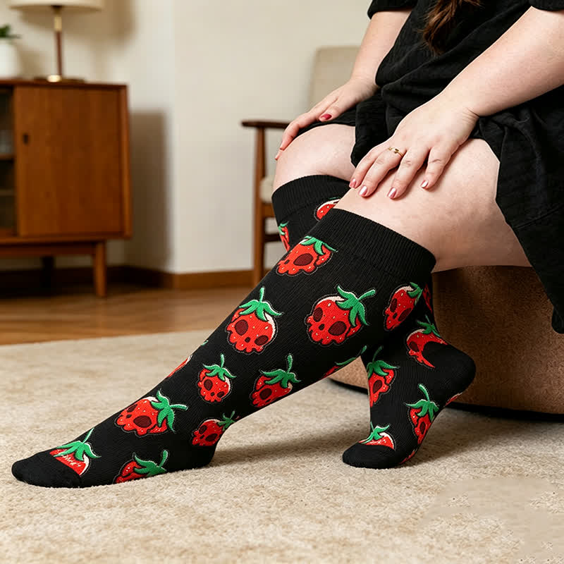 Rosa Totenkopf-Gänseblümchen-Kompressionsstrümpfe in Übergröße - Schwarz - 4XL - image 2