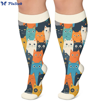Kompressionsstrümpfe in Übergröße mit Cartoon-Katzen und -Hunden - image 5