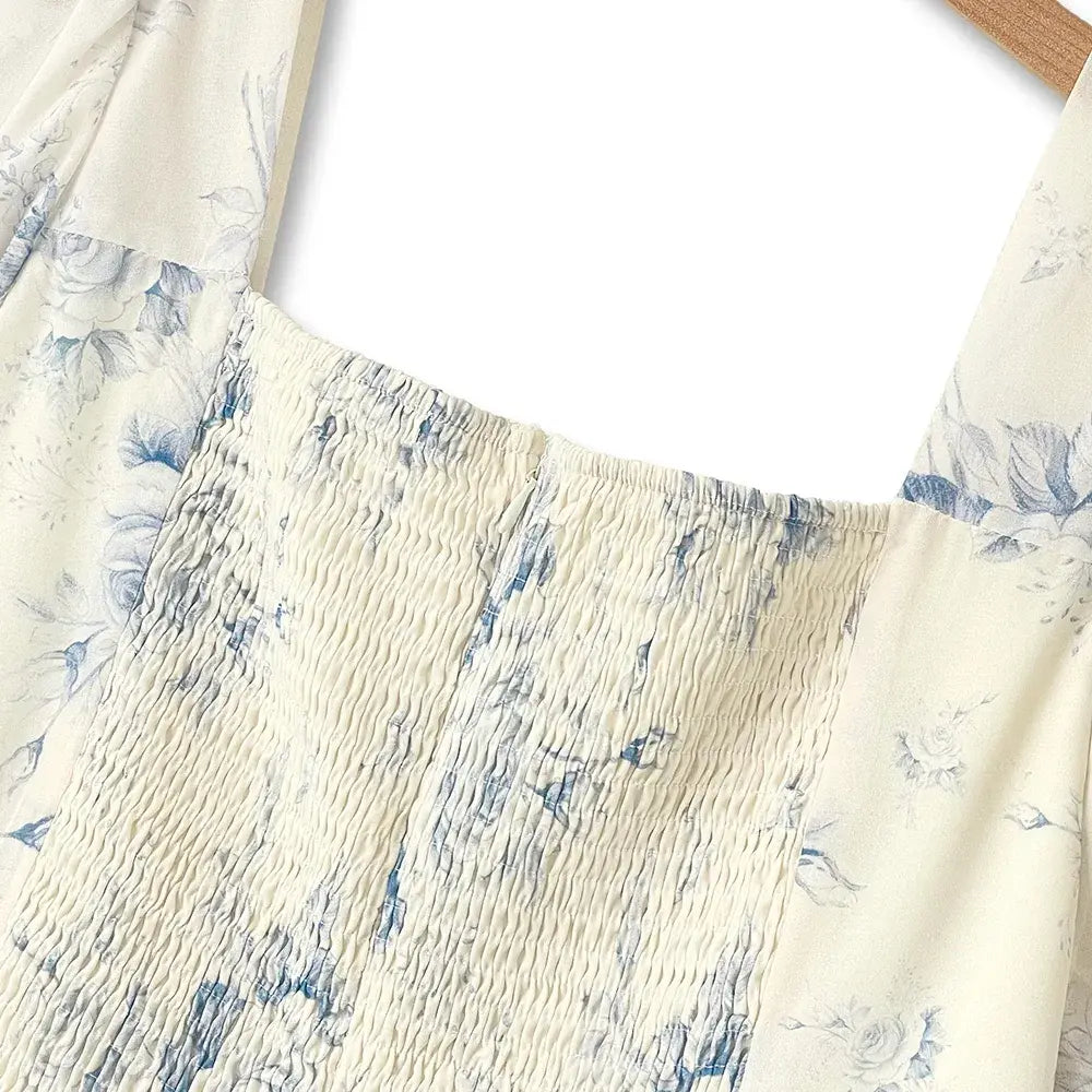 Sommerkleid mit eckigem Ausschnitt, kurzen Puffärmeln, Spitzenbesatz und Stufenrock - image 2