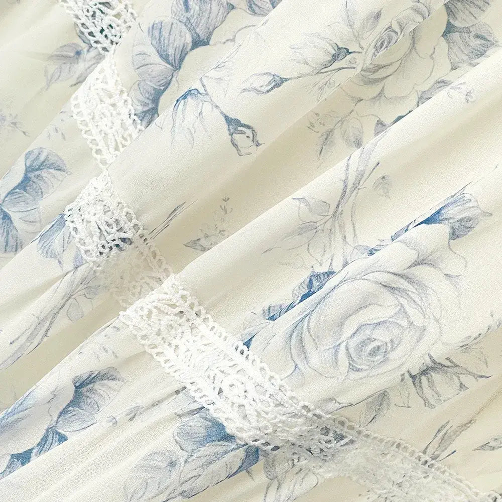 Sommerkleid mit eckigem Ausschnitt, kurzen Puffärmeln, Spitzenbesatz und Stufenrock - image 4