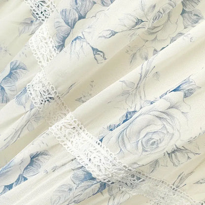 Sommerkleid mit eckigem Ausschnitt, kurzen Puffärmeln, Spitzenbesatz und Stufenrock - image 4