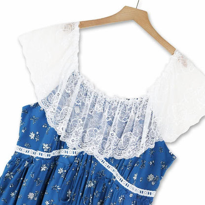 Plus Size Sommerkleid in Midi-Länge mit Spitze, flatternden Ärmeln, zartem Blumenmuster und Stufenrock - image 1