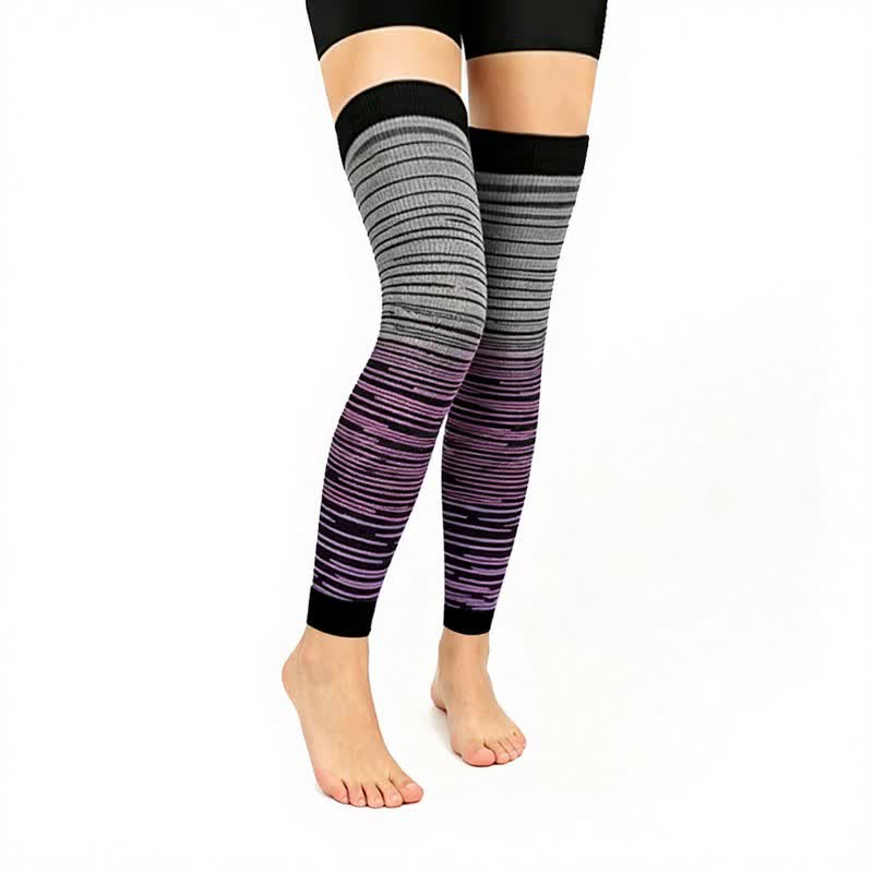 Oberschenkelhohe Kompressionsärmel mit Farbverlauf und Streifenmuster (3 Paar) - Lila - L/XL - image 1