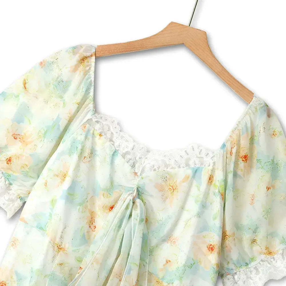 Sommer-Maxikleid in Übergröße mit eckigem Ausschnitt, Spitzenbesatz, Blumenmuster und Puffärmeln, Spitzenbesatz und Blumenmuster - image 1