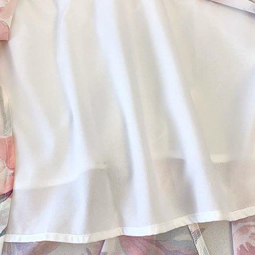 Set aus transparentem Cardigan in Übergröße, leichtem Sommerkleid mit Blumenmuster, Rüschen und V-Ausschnitt - image 10
