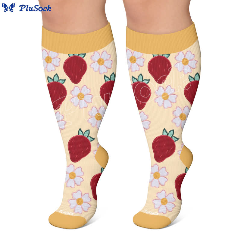 Kompressionsstrümpfe in Übergröße mit Erdbeer-Gänseblümchen-Motiv - image 6