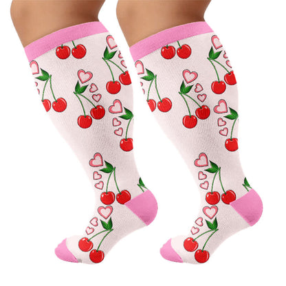 Kompressionsstrümpfe in Übergröße mit Erdbeer-Gänseblümchen-Motiv - image 8