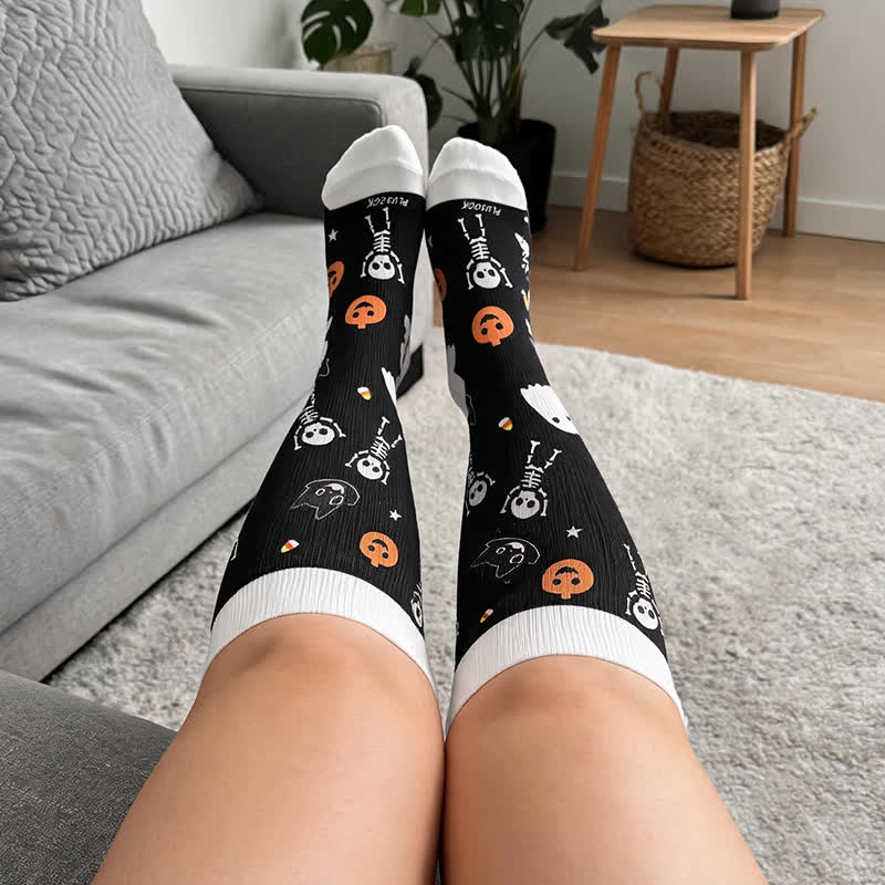 Plus Size Midnight Mischief Halloween Kompressionsstrümpfe - image 1