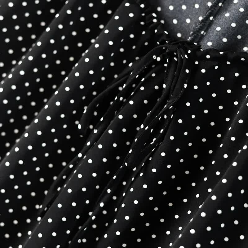 Tunika-Top mit Polka-Dots, Bindekragen und Rüschensaum - image 3