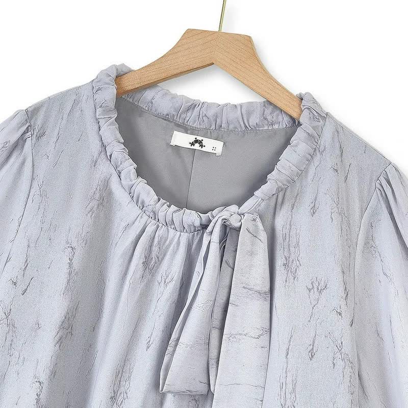 Romantisches Maxikleid mit Schleifenausschnitt - image 4