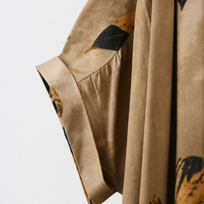 Lässiges Midikleid mit Blättermuster - image 3