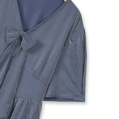 Lässiges Midikleid mit Fliege - image 4