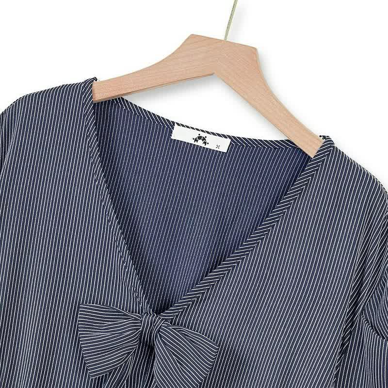 Lässiges Midikleid mit Fliege - image 3