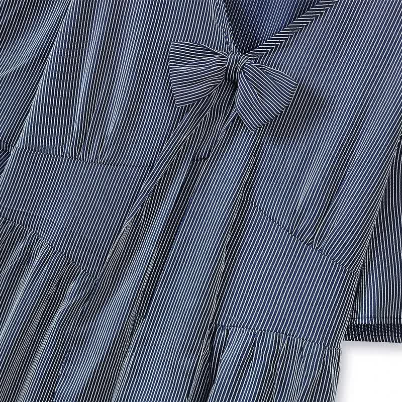 Lässiges Midikleid mit Fliege - image 1