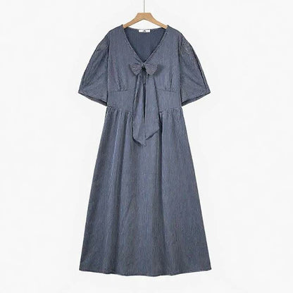 Lässiges Midikleid mit Fliege - Blau - 6XL - image 0