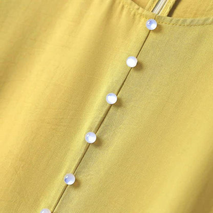 Lässiges Midikleid mit Perlenknöpfen - image 3