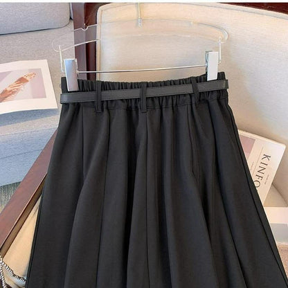 Eleganter, plissierter Midirock mit Gürtel - image 3