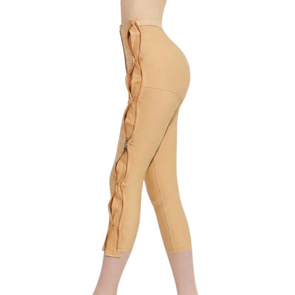 Hochgeschnittene, verstellbare Caprihose mit Doppelreißverschluss, die die Figur formt - image 3