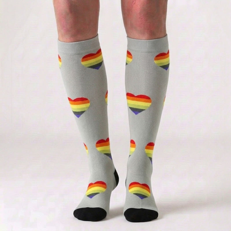 Kompressionsstrümpfe mit Regenbogenherzen (3 Paar) - image 2