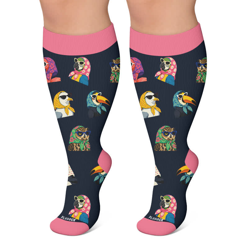 Kompressionsstrümpfe mit verspieltem Katzen- und Vogelmotiv in Übergröße - Rose - 4XL - image 6