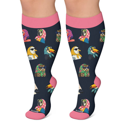 Kompressionsstrümpfe mit verspieltem Katzen- und Vogelmotiv in Übergröße - Rose - 4XL - image 6