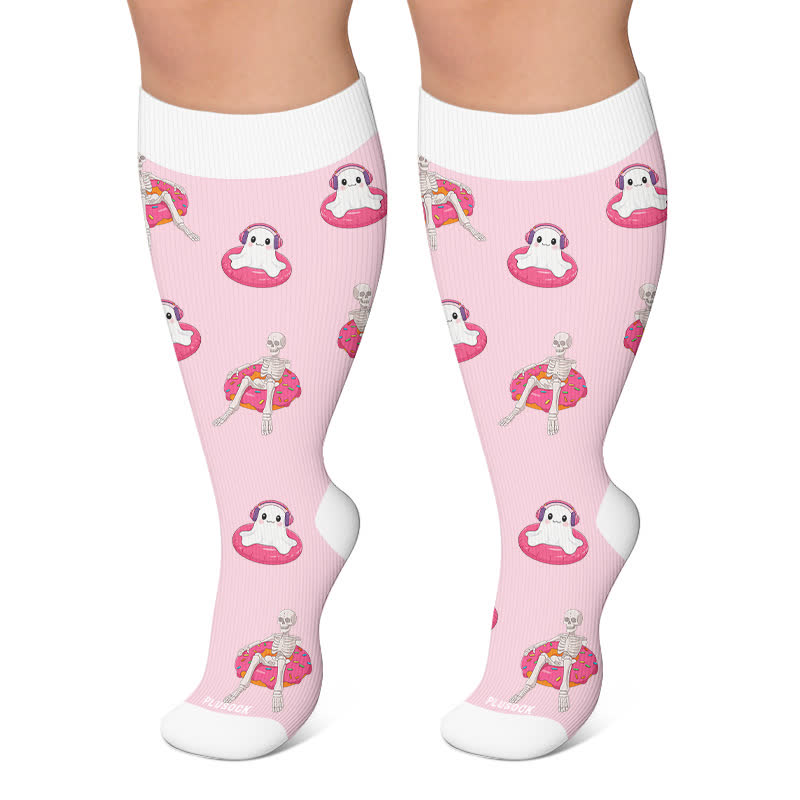 Kompressionsstrümpfe mit Skelett- und Geistermotiv in Übergröße - Rosa - 4XL - image 4