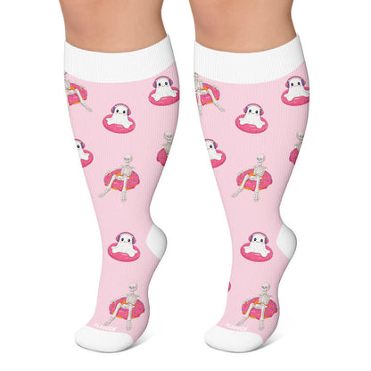 Kompressionsstrümpfe mit Skelett- und Geistermotiv in Übergröße - Rosa - 4XL - image 4