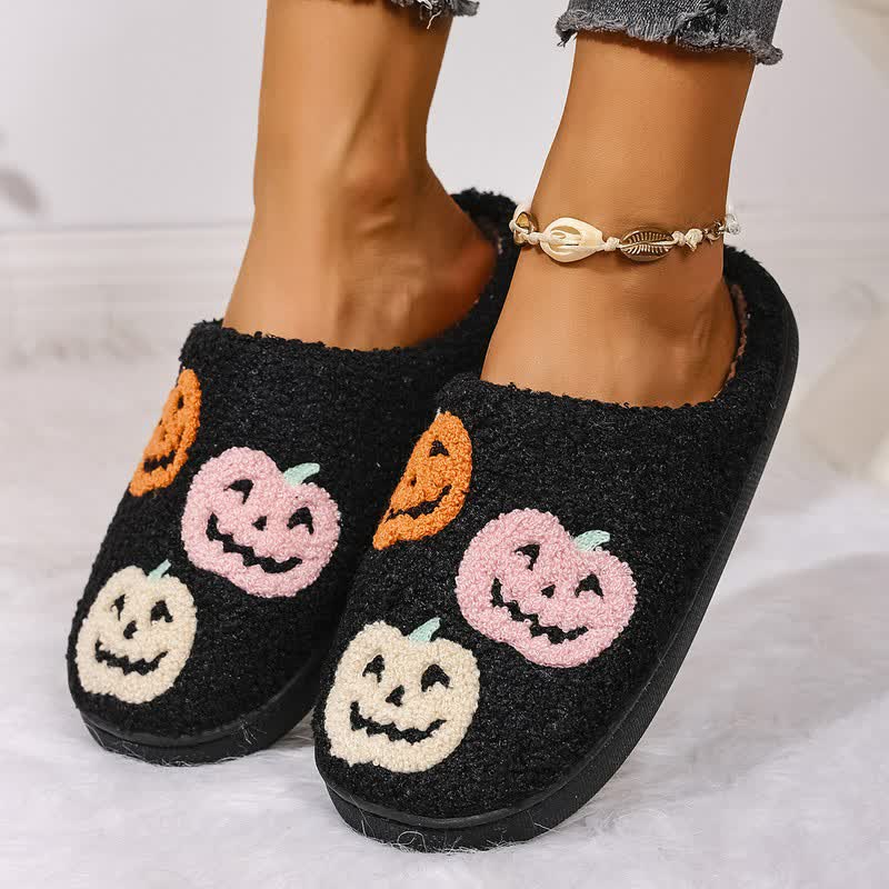 Bunte Halloween-Hausschuhe mit Kürbisstickerei - image 2