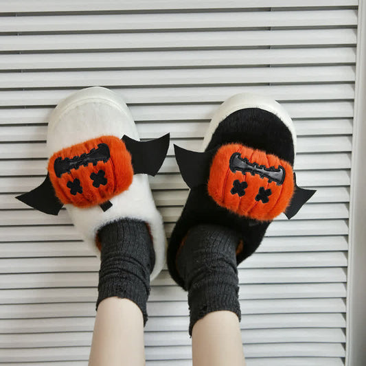 Halloween-Fledermausflügel-Kürbis-Plüschpantoffeln - image 0