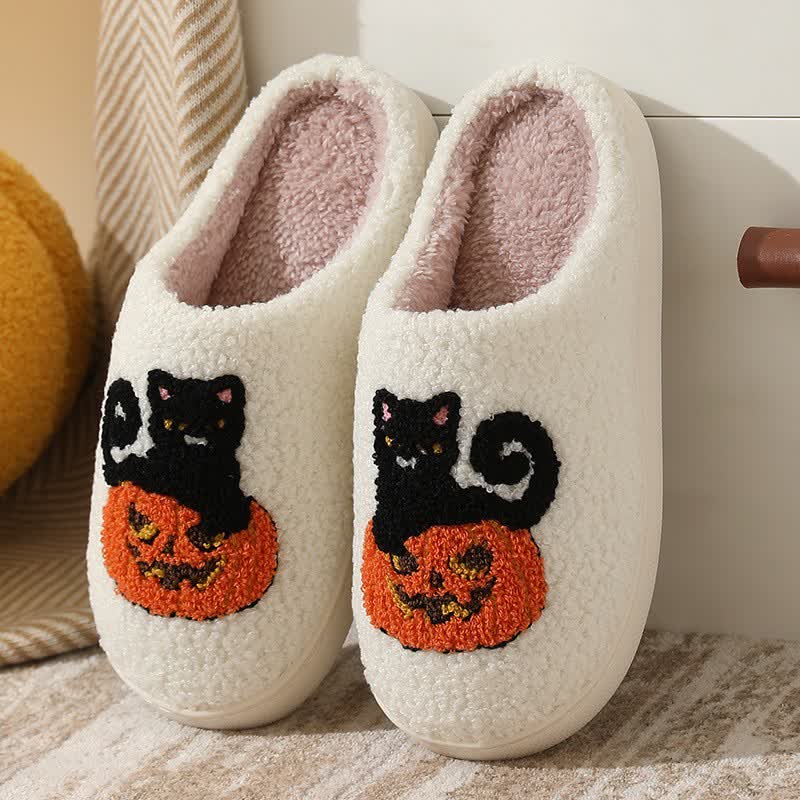 Halloween-Plüschpantoffeln mit schwarzer Katze auf Kürbis - Weiß - EU44-45 (US10-11) - image 0