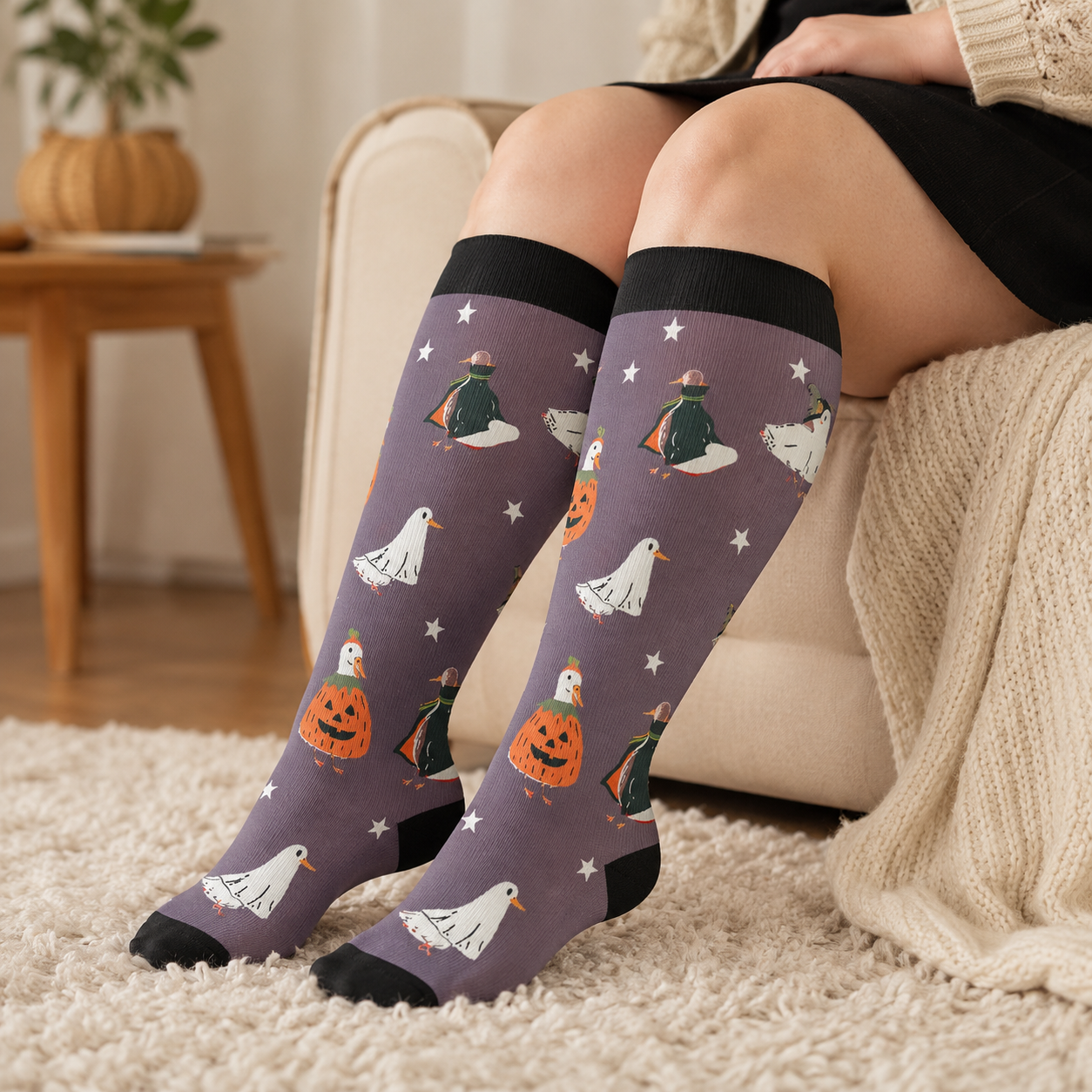 Kompressionsstrümpfe in Übergröße mit Krähen-Hexen-Katze - image 2