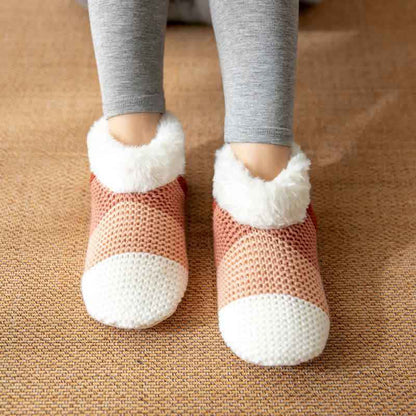 Farblich gestreifte Fleece-Haussocken mit Bündchen - image 1