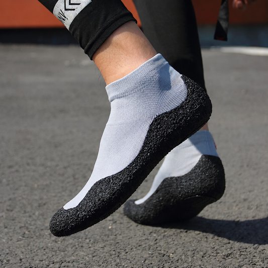 Leichte Barfuß-Sockenschuhe in Übergröße - image 0