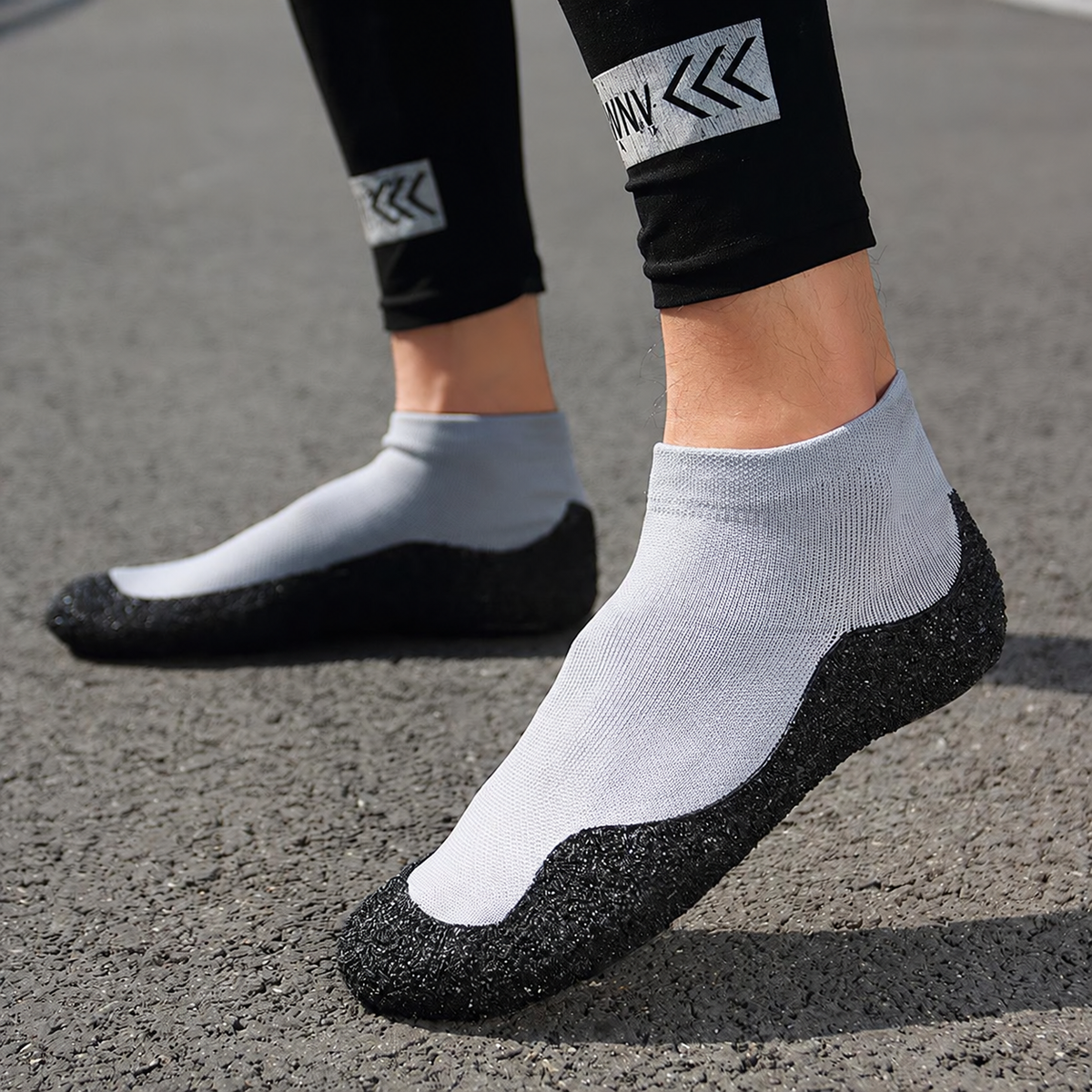 Leichte Barfuß-Sockenschuhe in Übergröße - image 3