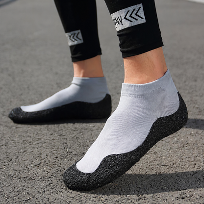 Leichte Barfuß-Sockenschuhe in Übergröße - image 3