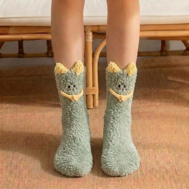 Niedliche Katzenhand hält Socken - Grün - EU36-42 (US3-8,5) - image 4