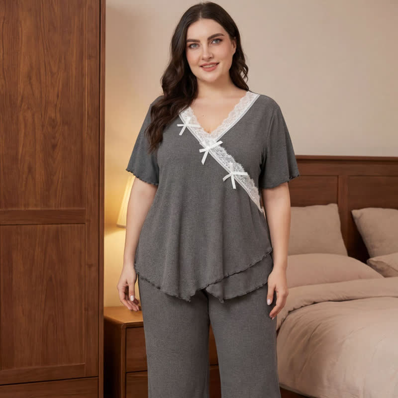 Plus Size Pyjama-Set aus weichrosa Spitzenbesatz - Grau - 4XL - image 5