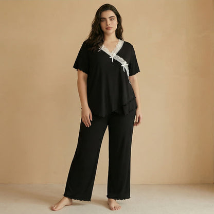 Plus Size Pyjama-Set aus weichrosa Spitzenbesatz - image 3