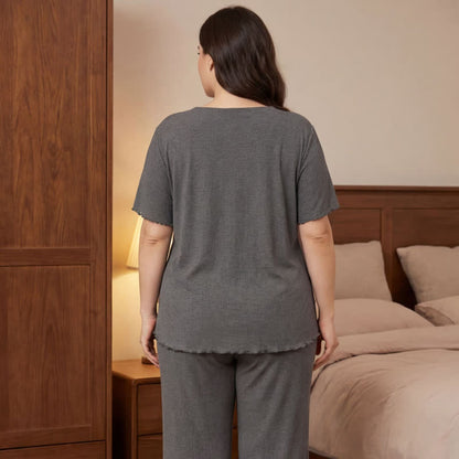 Plus Size Pyjama-Set aus weichrosa Spitzenbesatz - image 7