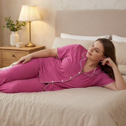 Pyjama-Set in Übergröße mit Kontrastbesatz - image 4