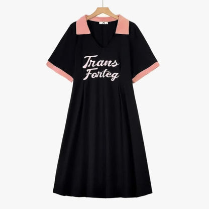 Midikleid mit Kontrastkragen und kurzen Ärmeln - Schwarz - 6XL - image 0