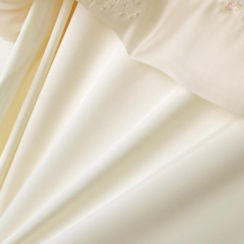 Bluse in Übergröße mit floralem Spitzenmuster und strukturiertem Ausschnitt - image 4